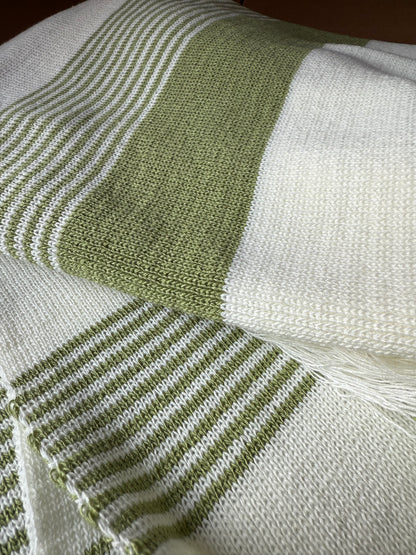 Linear Throw(light green)