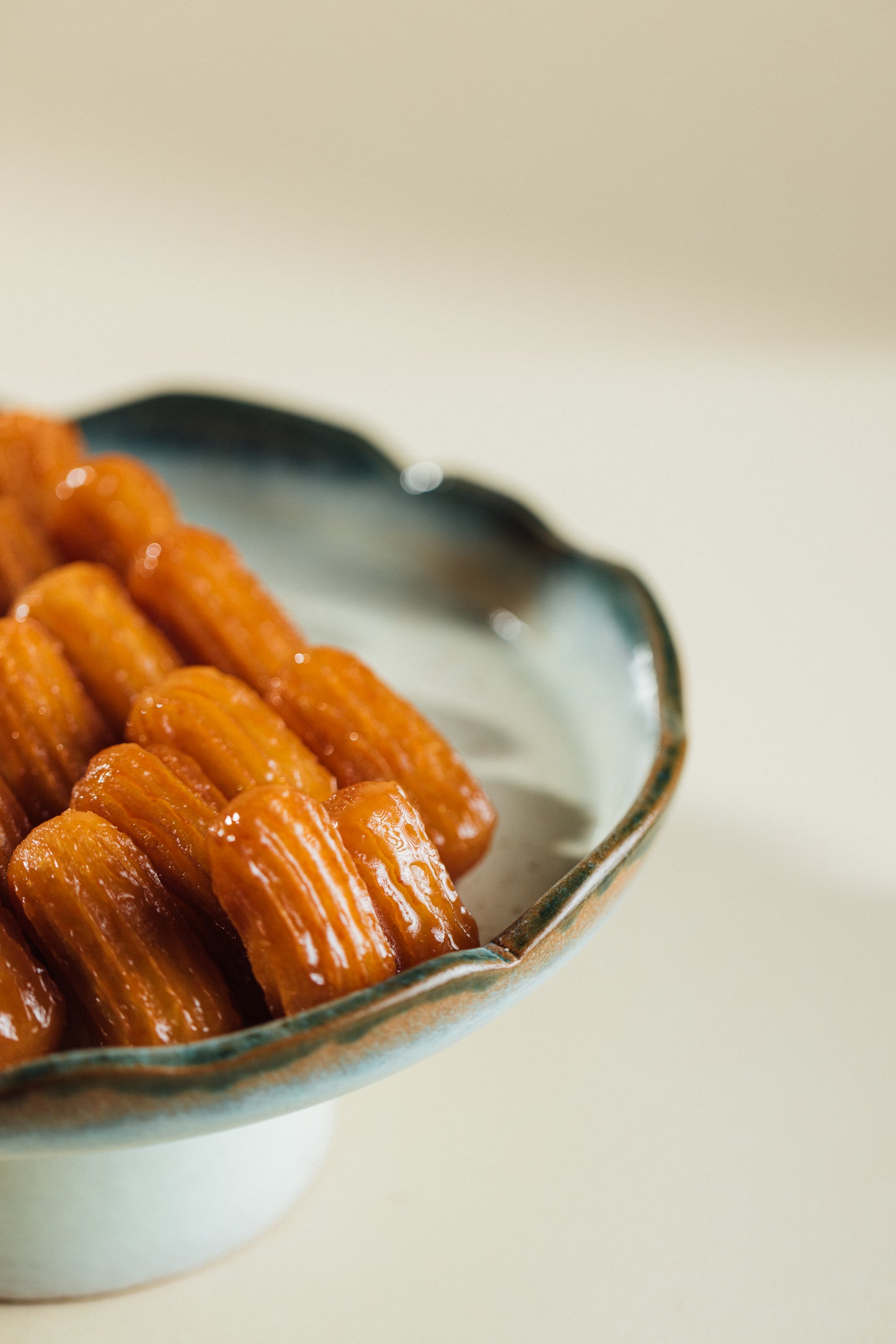 Layali Serving Stand